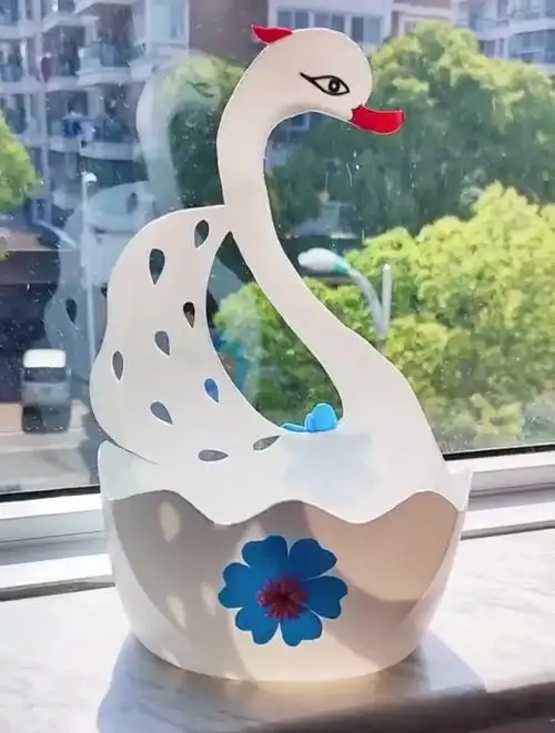 洗衣液瓶千万别扔,做成小天鹅花盆比买的还漂亮