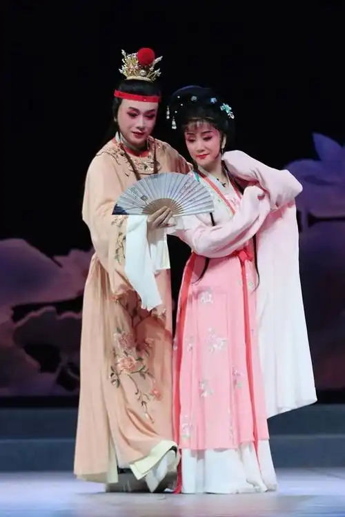 关注 | 流传千年的故事!花灯剧《莫愁女》在云南省大剧院上演