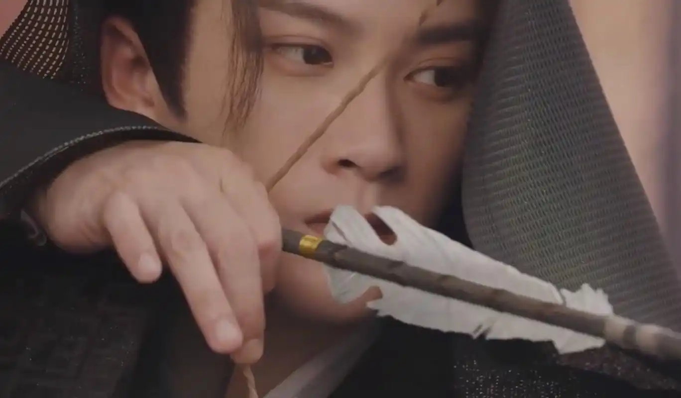 没想到《长相思》第一季结局,还可以重温防风邶射箭的帅气,这姿势,这