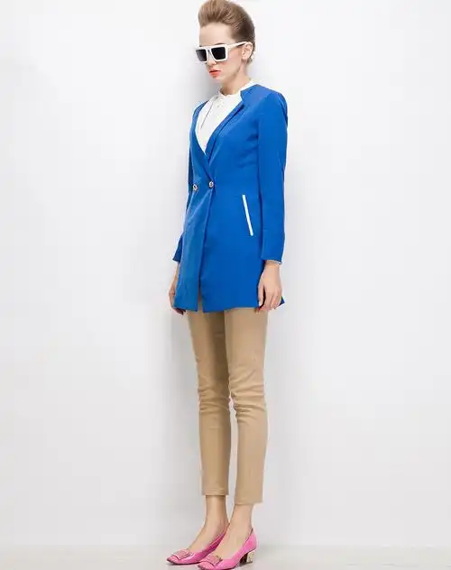 宝蓝翻驳领撞色收腰外套