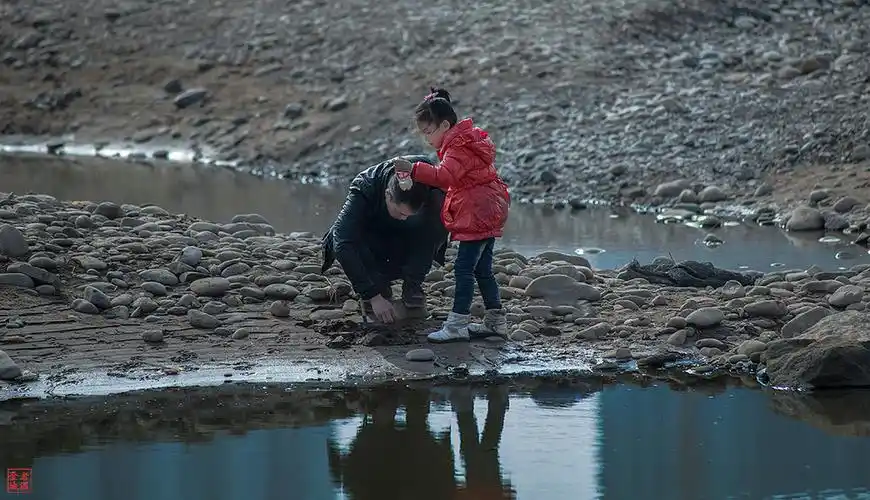 黄河边戏水的孩子之二-中关村在线摄影论坛