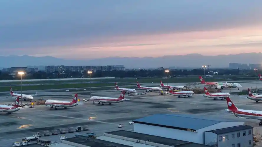 据了解,由于成都双流机场t1航站楼提质改造,自4月3日零时起,川航成都