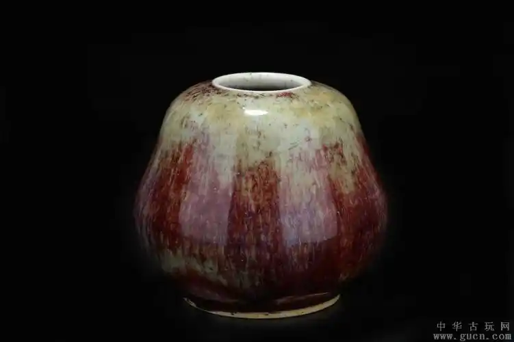 清中期豇豆红釉苹果尊