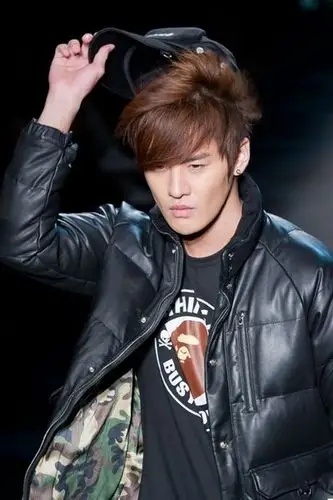 明星全接触 韩娱 > 正文  新浪娱乐讯 韩国新生代优质偶像金俊浩(微博