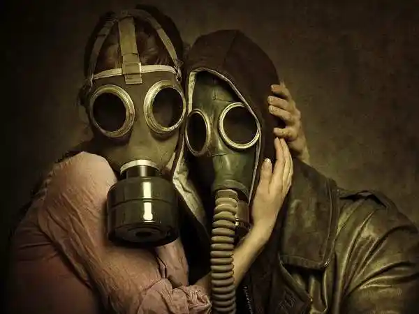 恐怖的毒气从历史资料中,我们看到德军士兵无论是哪个兵种,无论是身处