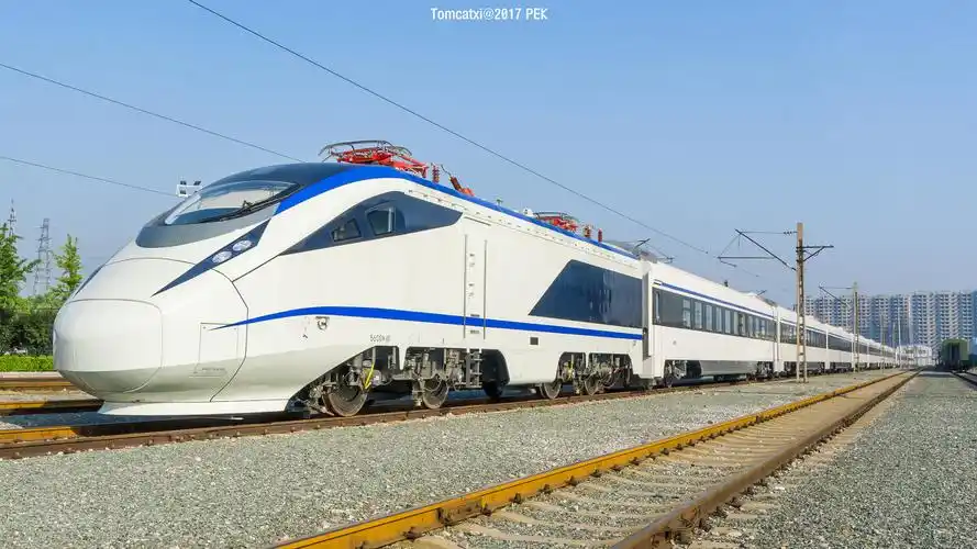 铁路新锐动力集中式动车组