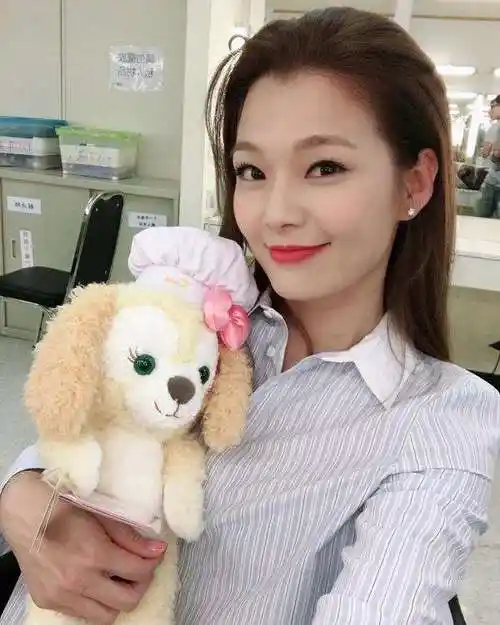 长脚蟹吕慧仪工科港姐因处境剧开心速递打开知名度