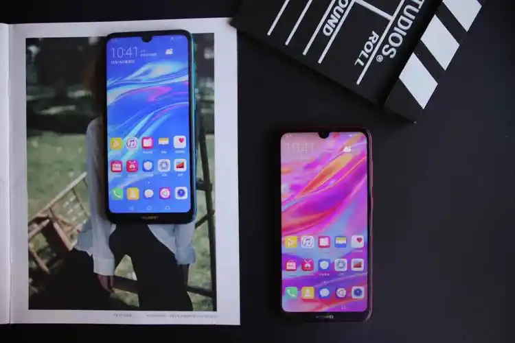 华为畅享9闪耀登场主打炫彩机身珍珠屏售价999元起