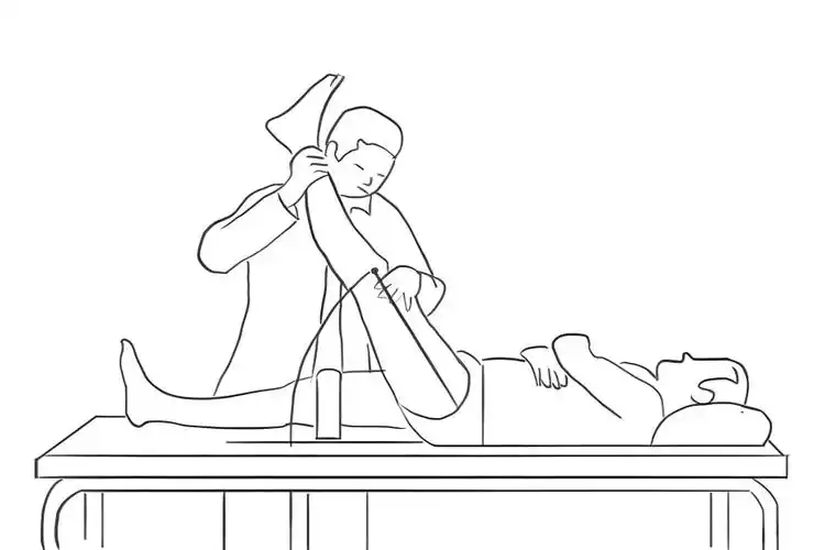 直腿抬高加强试验:检查是在直腿抬高试验的基础上增加踝关节的背屈,若