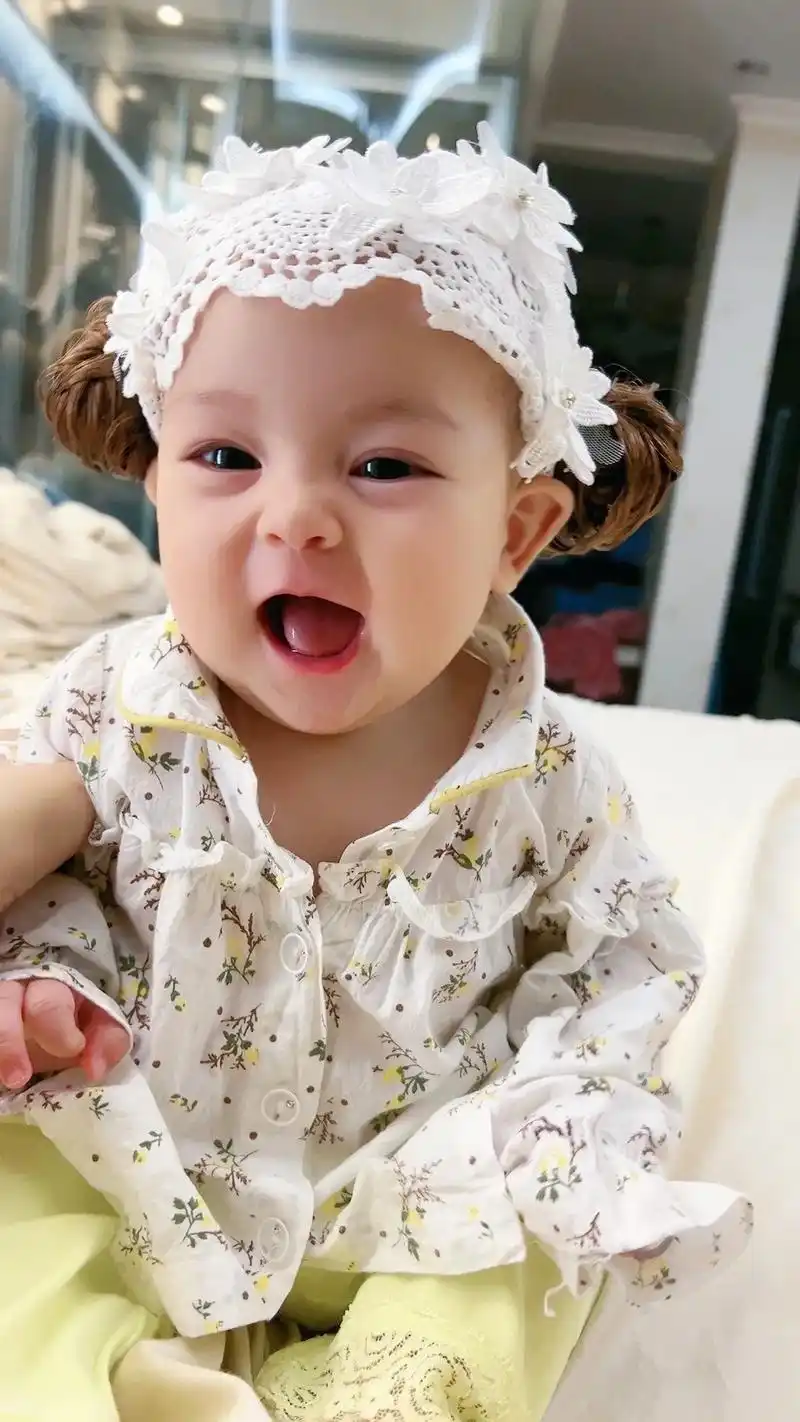 跨国婚姻 #混血宝宝 #治愈系笑容宝宝 明天就要5个月了的 - 抖音