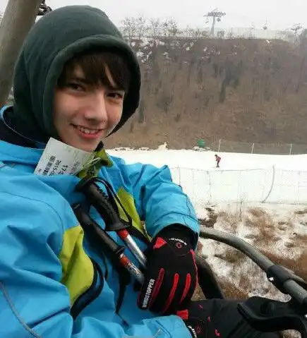 【图】疯狂的麦咭第二季张汉盛受汪东城感染 现场大摆pose