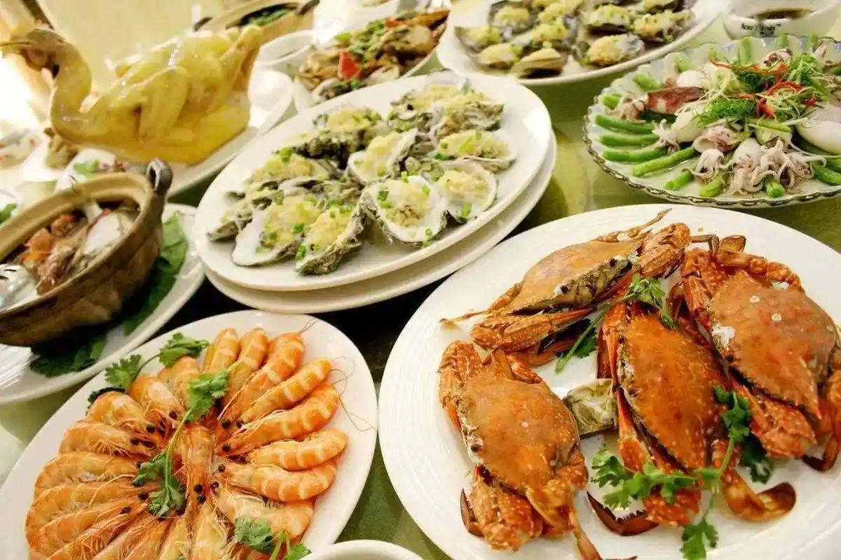 通常情况下,吃海鲜是不能够喝啤酒的.