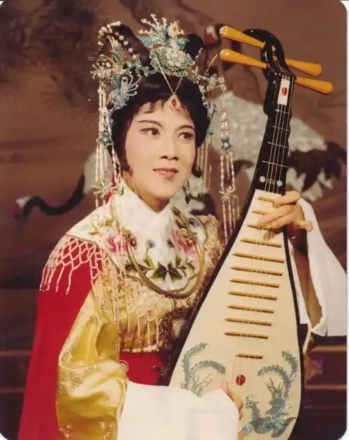 【中国越剧】著名表演艺术家吕瑞英获第32届上海白玉兰戏剧表演艺术奖