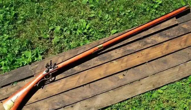 枪长一米八比人还要高的燧发步枪两百年前美国为何要装备这么长的武器