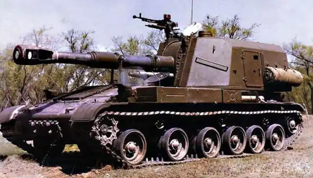 中西合璧的83式自行火炮,国产现代化大口径自行榴弹炮的开端