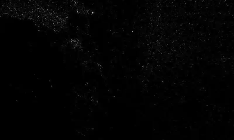 黑色背景上的白色污渍