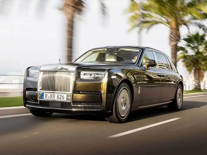 劳斯莱斯幻影样样出众 科技配置武装到牙齿