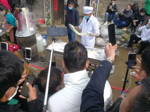 费县《拉面哥》网红经济