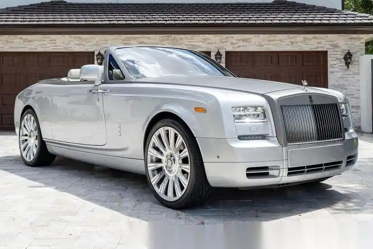2014款劳斯莱斯幻影drophead coupe,搭载6.