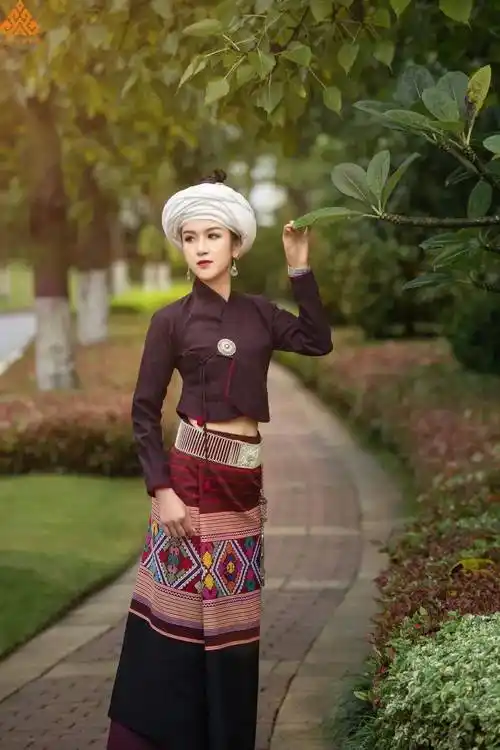 西双版纳傣泐传统装章芭傣服饰文化传播