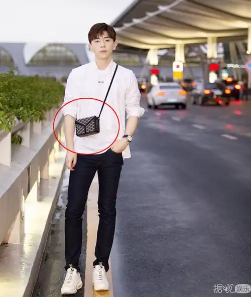 花9万块买了一桌烧饼,这位当红小鲜肉的后援会是认真的吗?网友