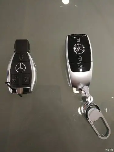 【图】今天来提c200,哪个钥匙好看?_奔驰c级论坛_汽车之家论坛