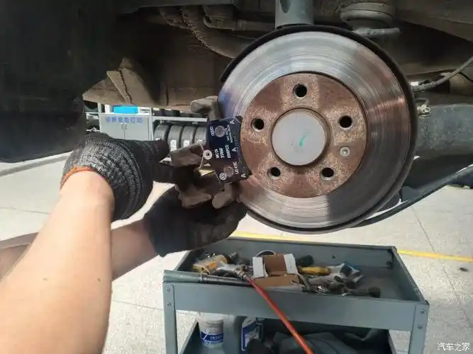 首次更换后刹车片