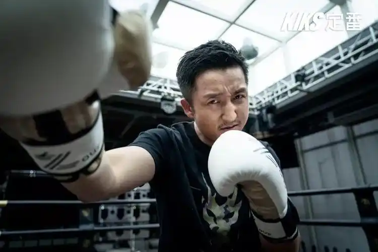 专访「拳王」邹市明:对待梦想就应该"拳"力以赴!_拳击