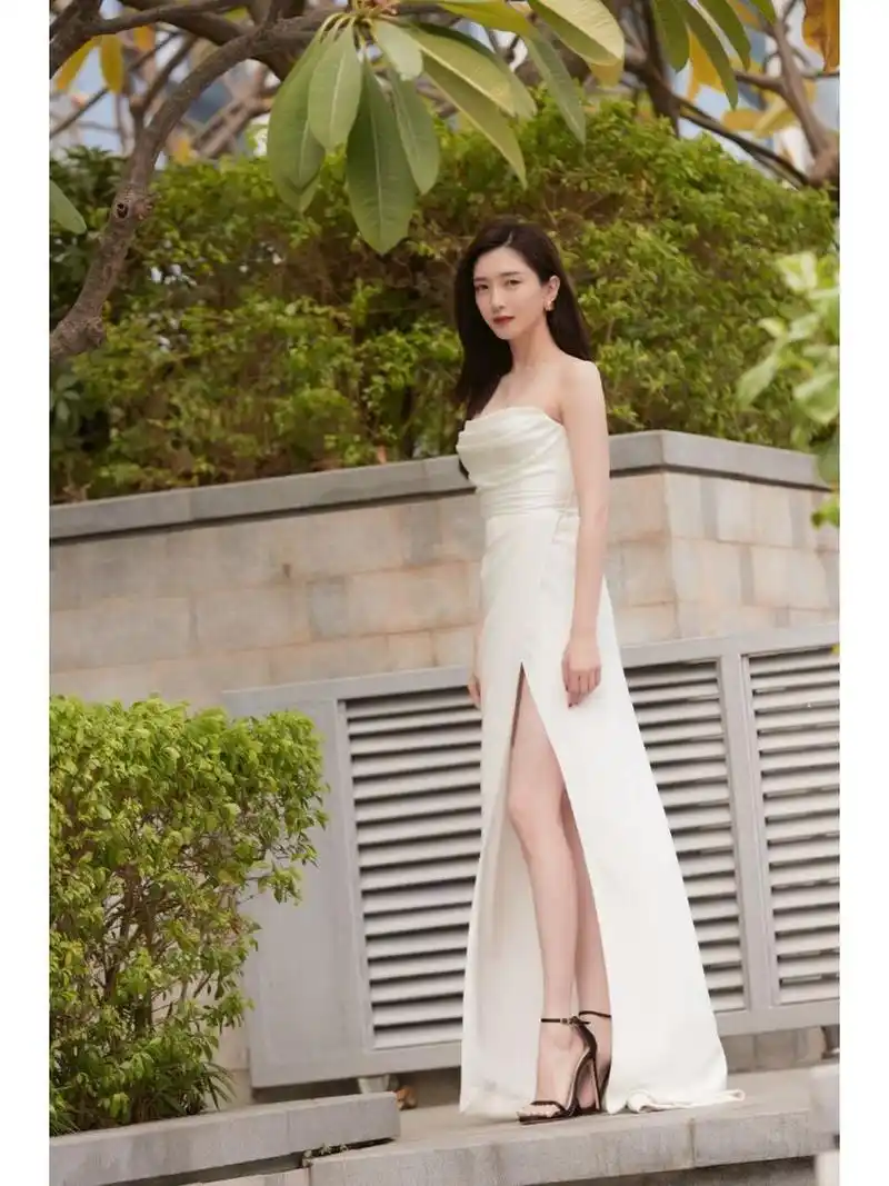 江疏影高开叉大长腿. 02020202