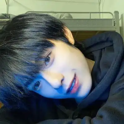 帅气真人卫衣男生头像图片