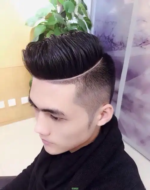 男孩头上两个旋适合剪发型 男孩发型,两个旋发型