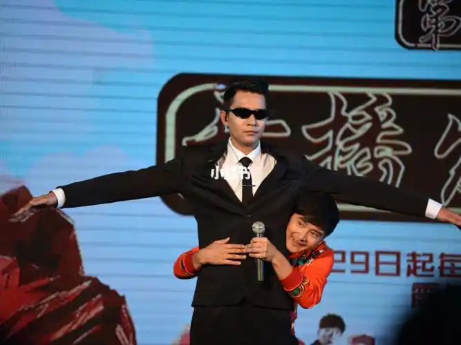 田亮李学庆上演爱的抱抱