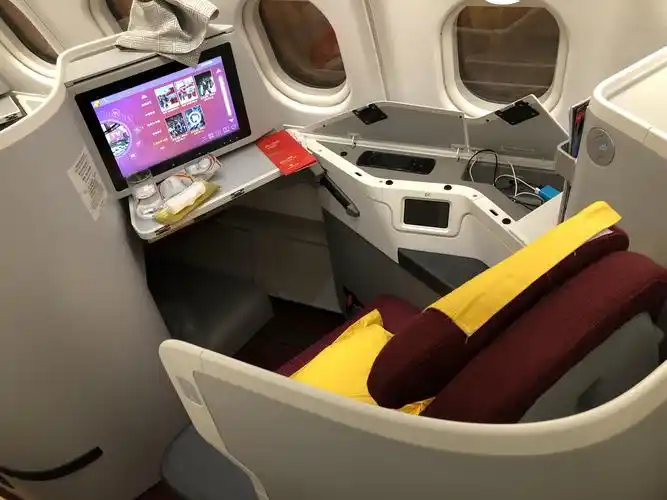 海南航空新新款a330反鱼骨商务舱体验