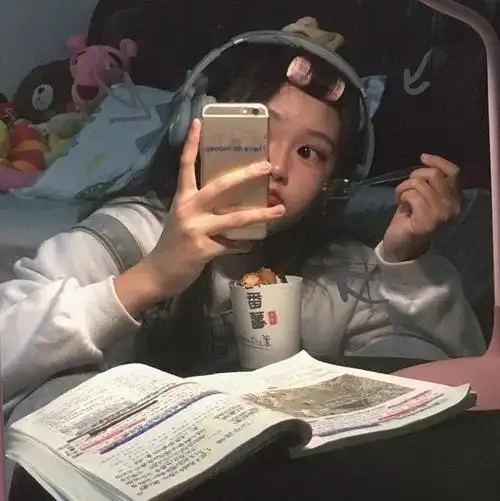 有没有好看的女生头像呀,最好是真人挡脸的那种?