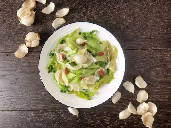 快手菜 西芹炒百合的做法_菜谱_豆果美食