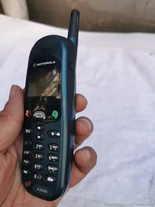 世纪经典怀旧收藏好用摩托罗拉l2000手机