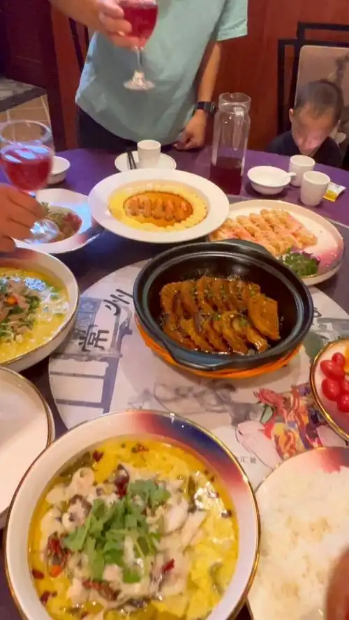 常州6个人来印记大饭店满满一桌菜-度小视