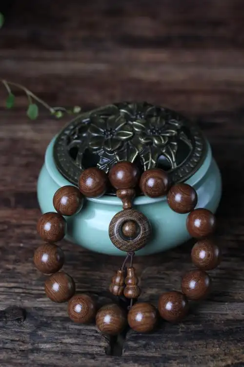 金丝檀佛珠手串文玩念珠手持木质饰品佛教手链 檀木佛珠厂家批发