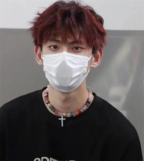 秋冬流行男生烫发 帅气渣男锡纸烫