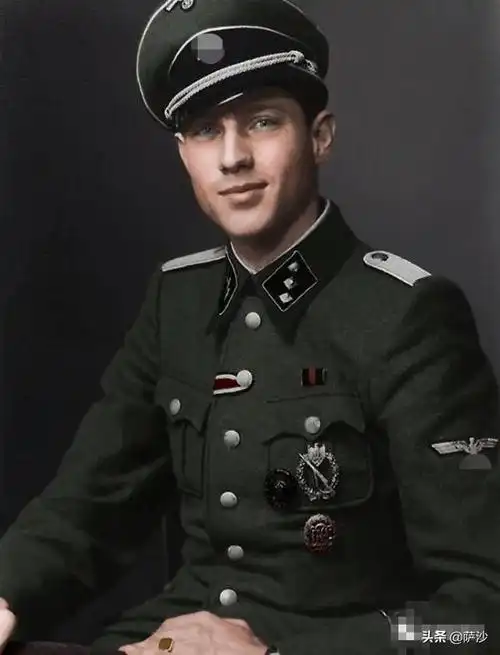 德军军服设计者(德军军服设计者是谁)