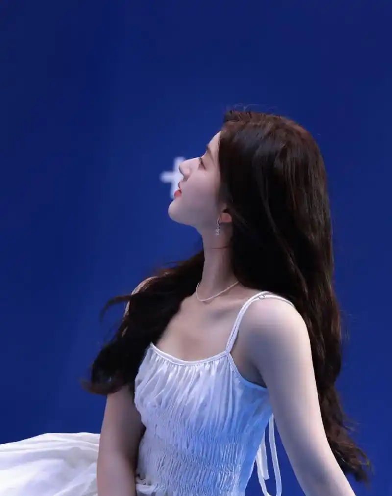 赵露思高清壁纸头像(15)[来电]