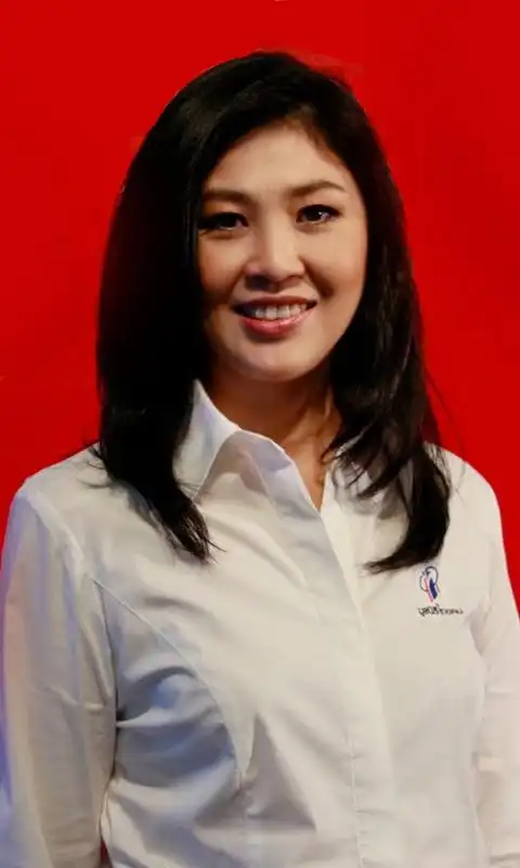 英拉高清480×800手机壁纸