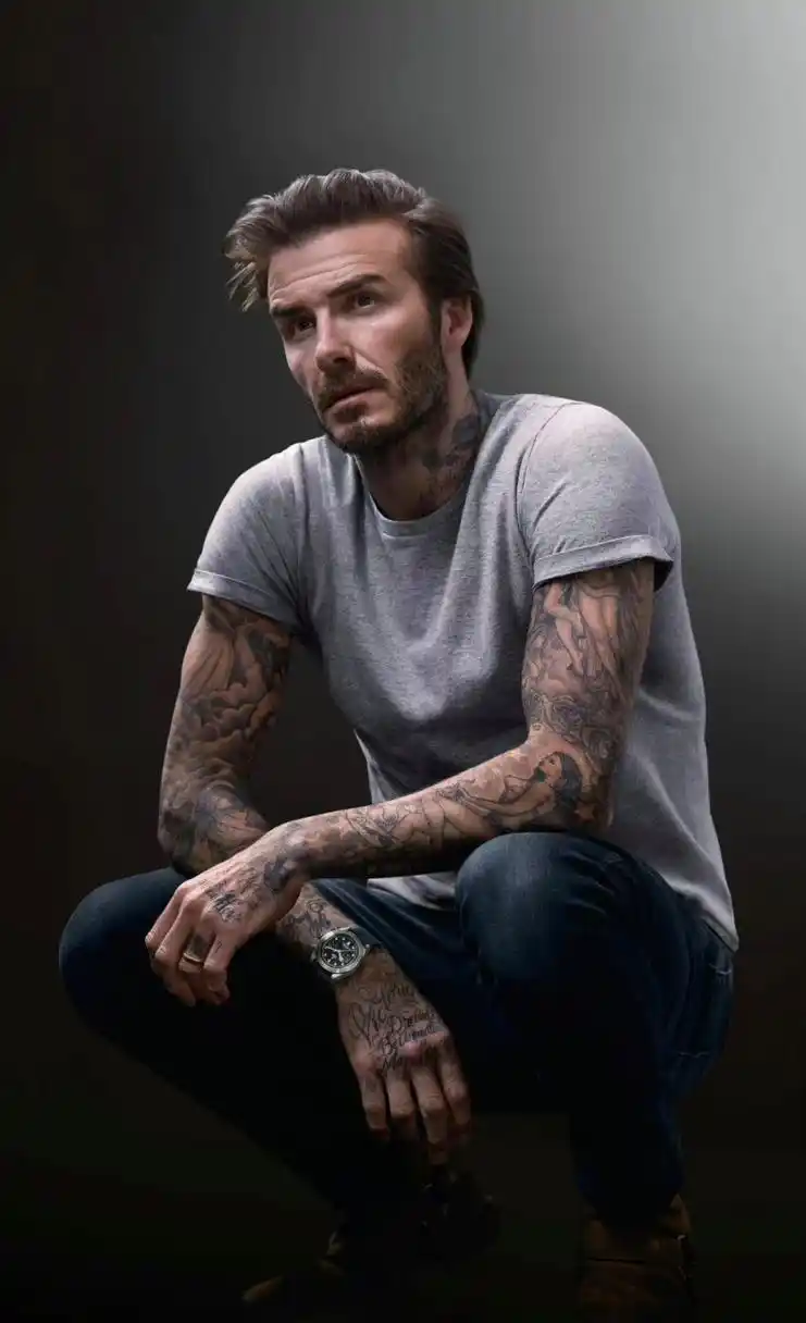 贝克汉姆除了脸,身上布满了纹身.