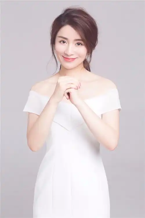 p>刘庭羽,1982年12月9日出生于上海市,中国内地影视女演员,毕业于