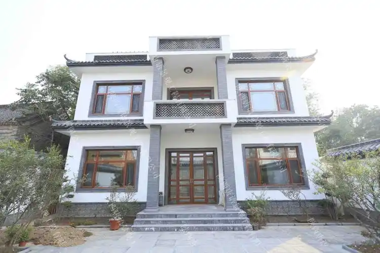 唐语中式砖雕别墅庭院景观设计,青砖黛瓦,木门铜锁,小桥流水,树影婆娑