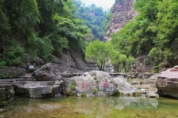 桃花谷位于林州的太行大峡谷内,这是太行大峡谷重要的组成部分之一
