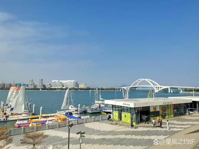 多听,少说,克制自己的表达欲,反驳欲.如果你是对的,你没必要发脾气,如