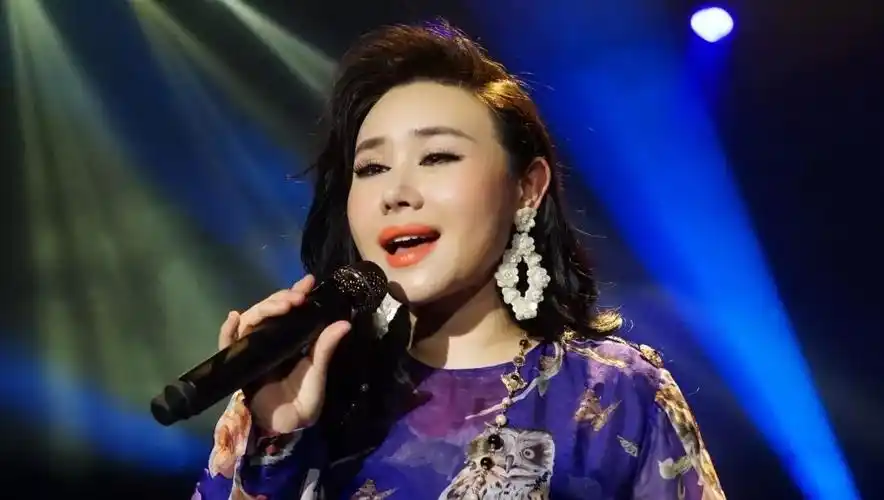 徐千惠武汉歌舞剧院歌手"长江流域歌手大赛"第一名胡蕾武汉歌舞剧院