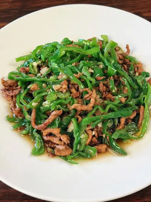 青椒肉丝零失败肉丝滑嫩青椒爽脆的关键 看似简单的青椒肉丝,要想做出