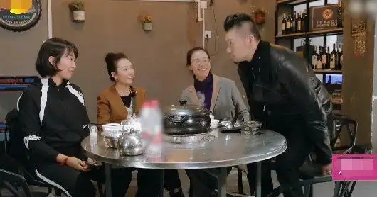 《我家那闺女》,刀拍前男友的王鸥,接地气化身吃播,北漂很孤独